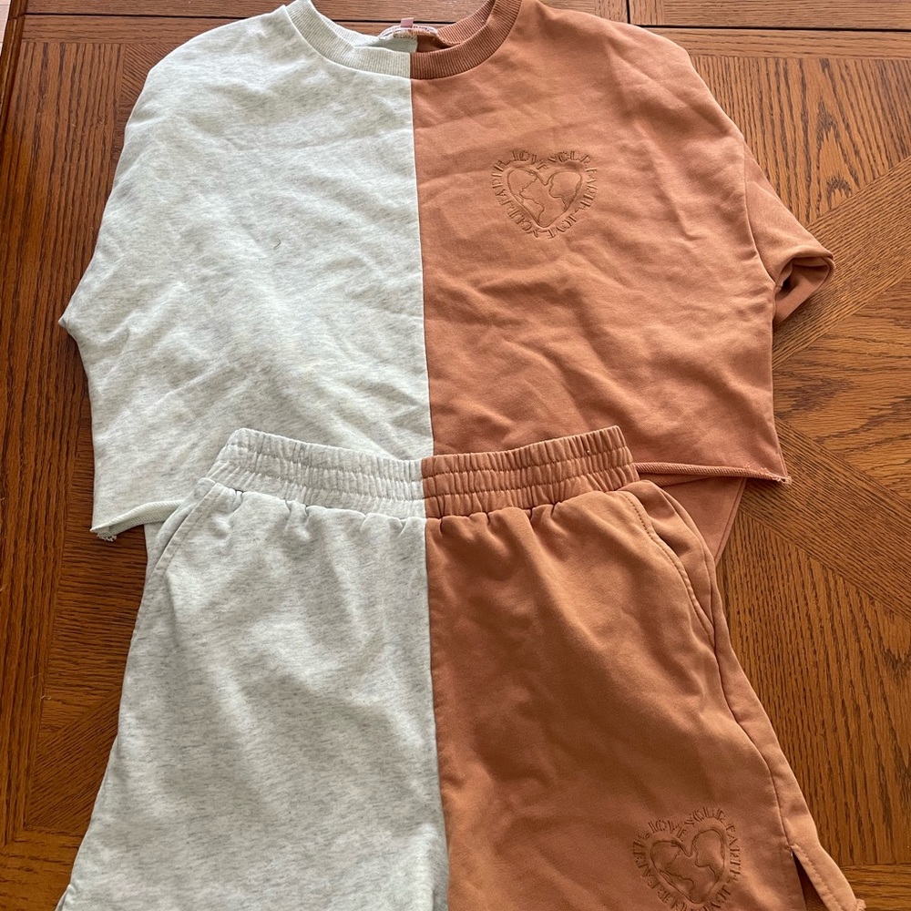 Two piece lounge set